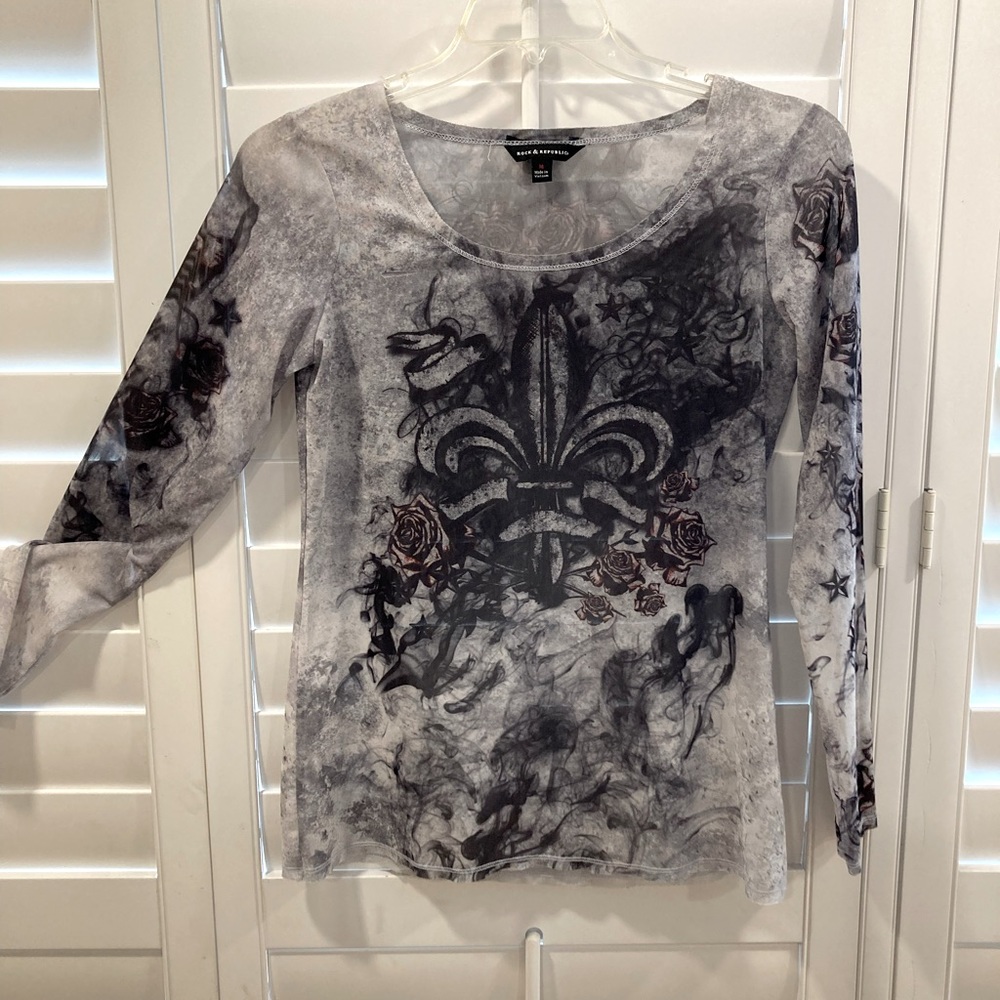Rock & Republic sheer top size M.